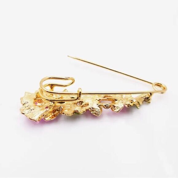 🩵 NEW stunning brooch/pin with hand painted flowers & crystals 🩵 - Picture 4 of 4